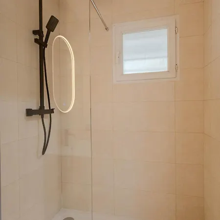 Neuf Avec Terrasse Et Parking * Villeneuve-Loubet